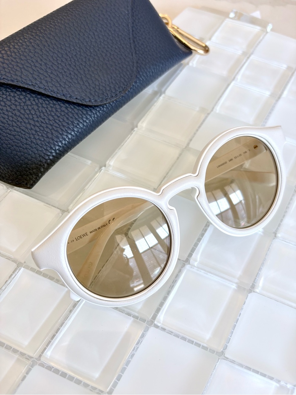 LOEWE Round Padded Calf Leather Sunglasses Eyeglasses White Authentic LW40002